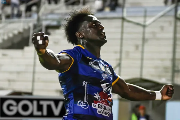 Tuca dejó el Cetáceo y busca equipo