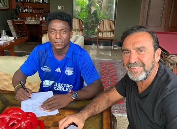 Tuca dijo ser de BSC pero juega por Emelec como un profesional