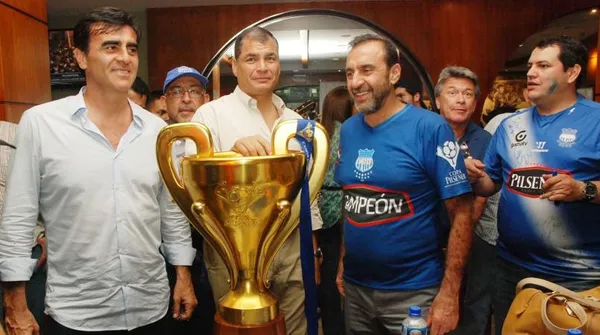 Un ex jugador de Emelec dio testimonio de la situación del equipo antes de la llegada de Rafael Correa al poder