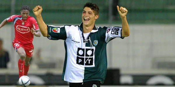 Una de las leyendas del fútbol ecuatoriano es Antonio Valencia y esto hizo con su primer sueldo