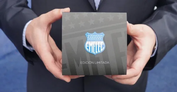 Una marca internacional presentó el reloj del cuadro Azul