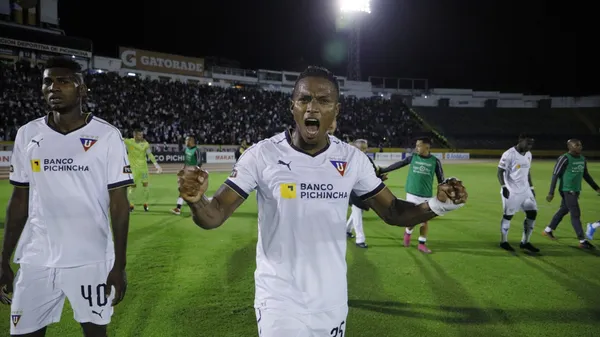 Uno de los equipos que le tiene antipatía a Liga de Quito quiere contar con Antonio Valencia e incluso lo dan como su próximo destino