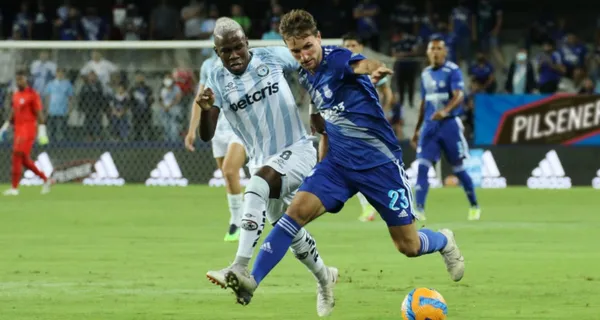 Uno de los jugadores del 'bombillo' dejó fastidiados a la afición