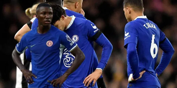 Uno de los jugadores ecuatorianos que están en lo más alto es Moisés Caicedo