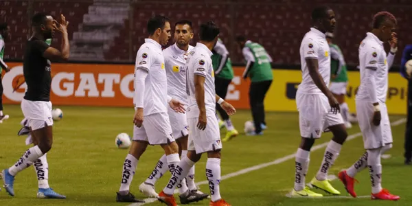 Uno de los jugadores titulares en LDU no estará ante Olmedo porque sufrió una lesión en uno de sus pies