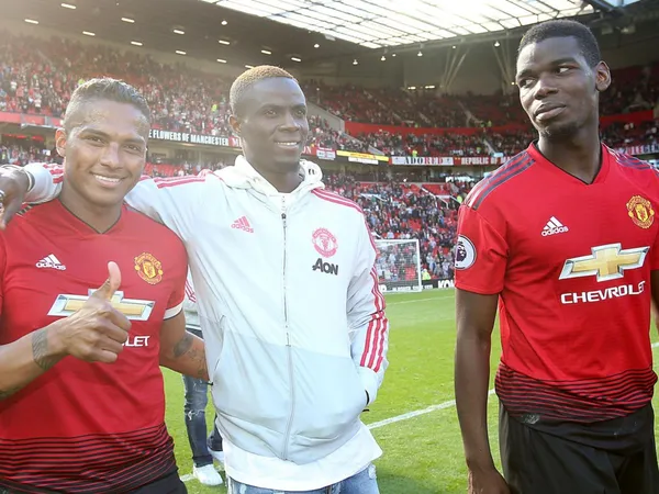 Valencia volvió a visitar Old Trafford donde compartió con quienes fueron sus amigos