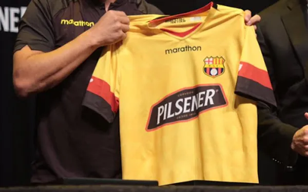 Varias marcas visten a los equipos del torneo local