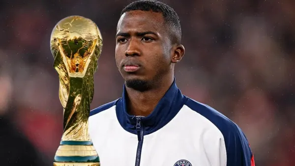 William Pacho jugador del PSG