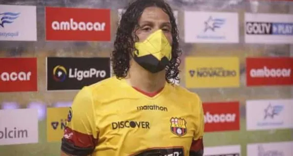 William Riveros salió de Barcelona SC sin pena ni gloria y hoy está en Cerro Porteño. El defensor arrancó como titular