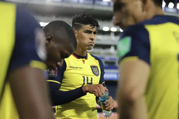 Xavier Arreaga con errores puntuales en la selección ecuatoriana