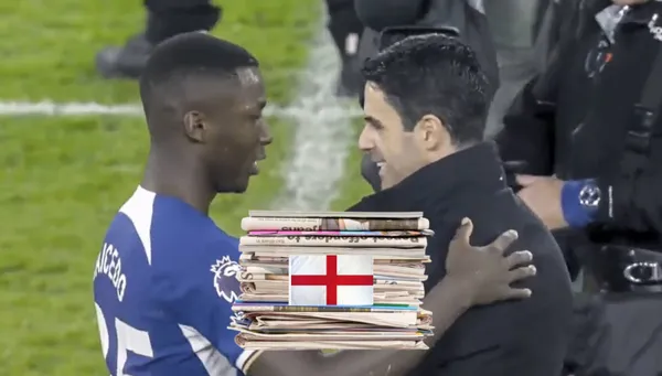 ¿Y el abrazo? En sí, entrenador del Arsenal habría estado molesto con ‘Niño Moi’ en el Chelsea vs Arsenal.