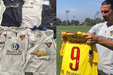 A Liga de Quito, tal parece, le plagiaron una de sus camisetas. Mira si son parecidas