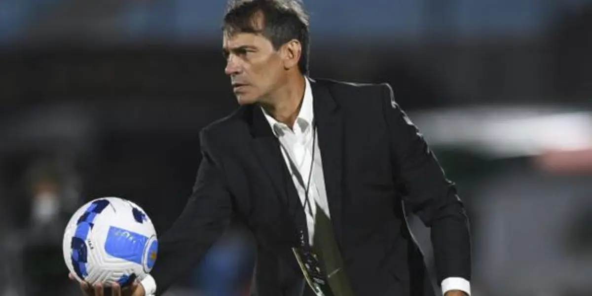 Fabián Bustos peligra en su puesto como entrenador de Santos de Brasil porque su discurso no ha recalado y se ve reflejado en sus resultados