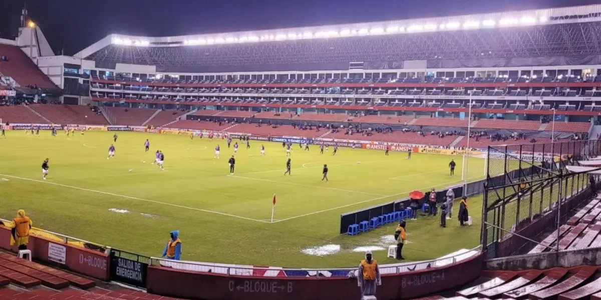 Las luminarias de Liga de Quito fallaron en pleno partido contra Guayaquil City