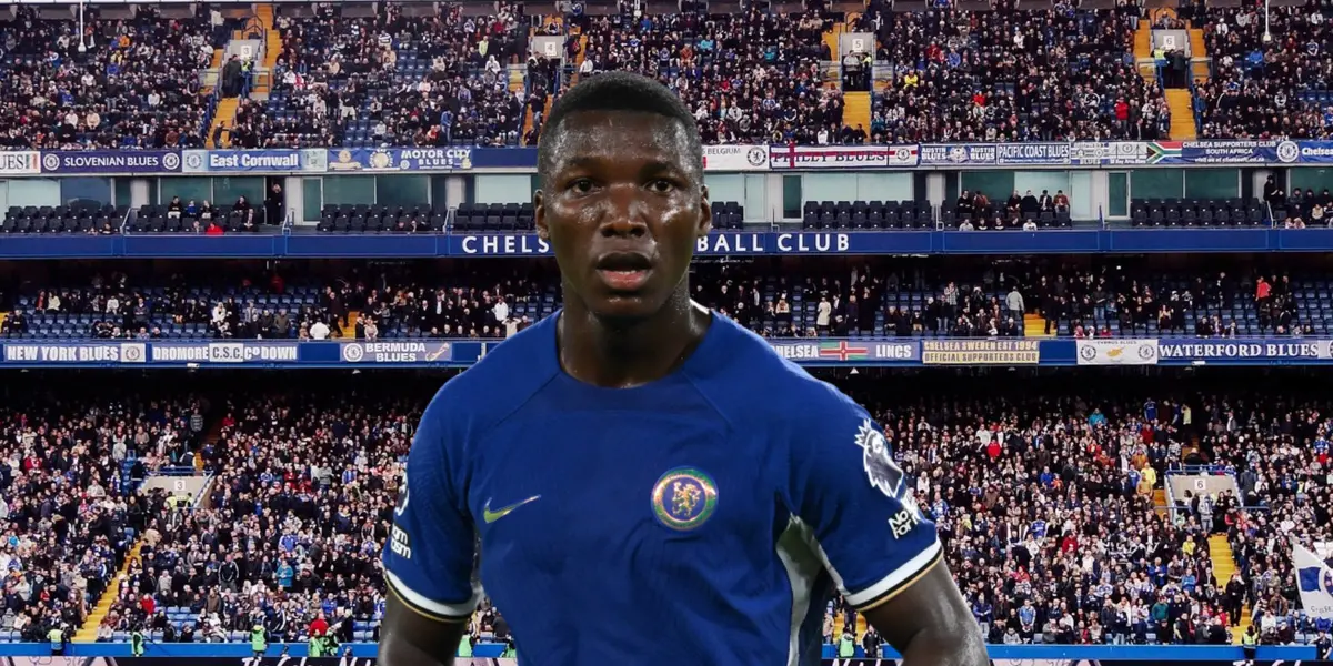 Moisés Caicedo asombrado y preocupado en Stamford Bridge