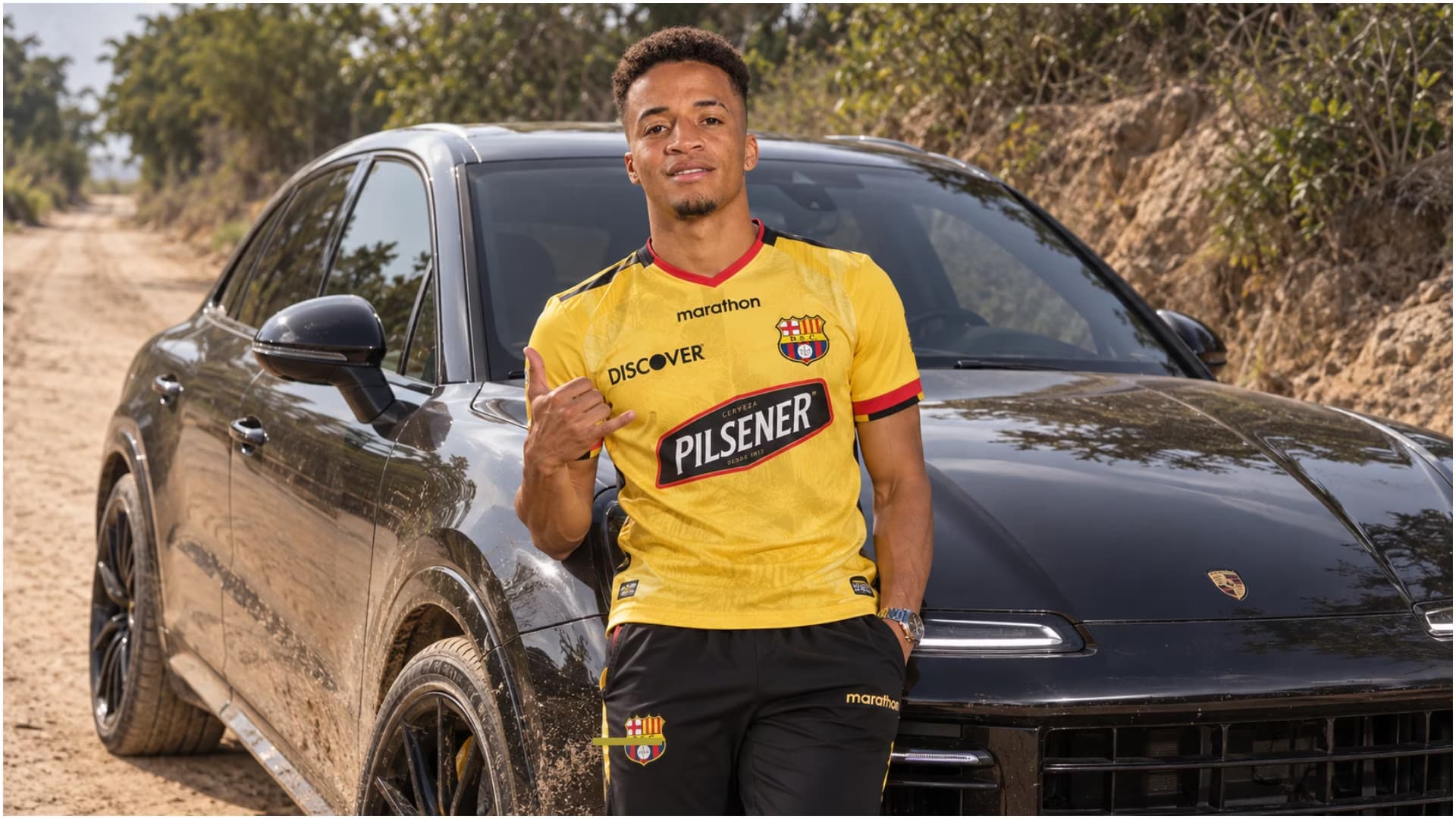 Byron Castillo y su auto