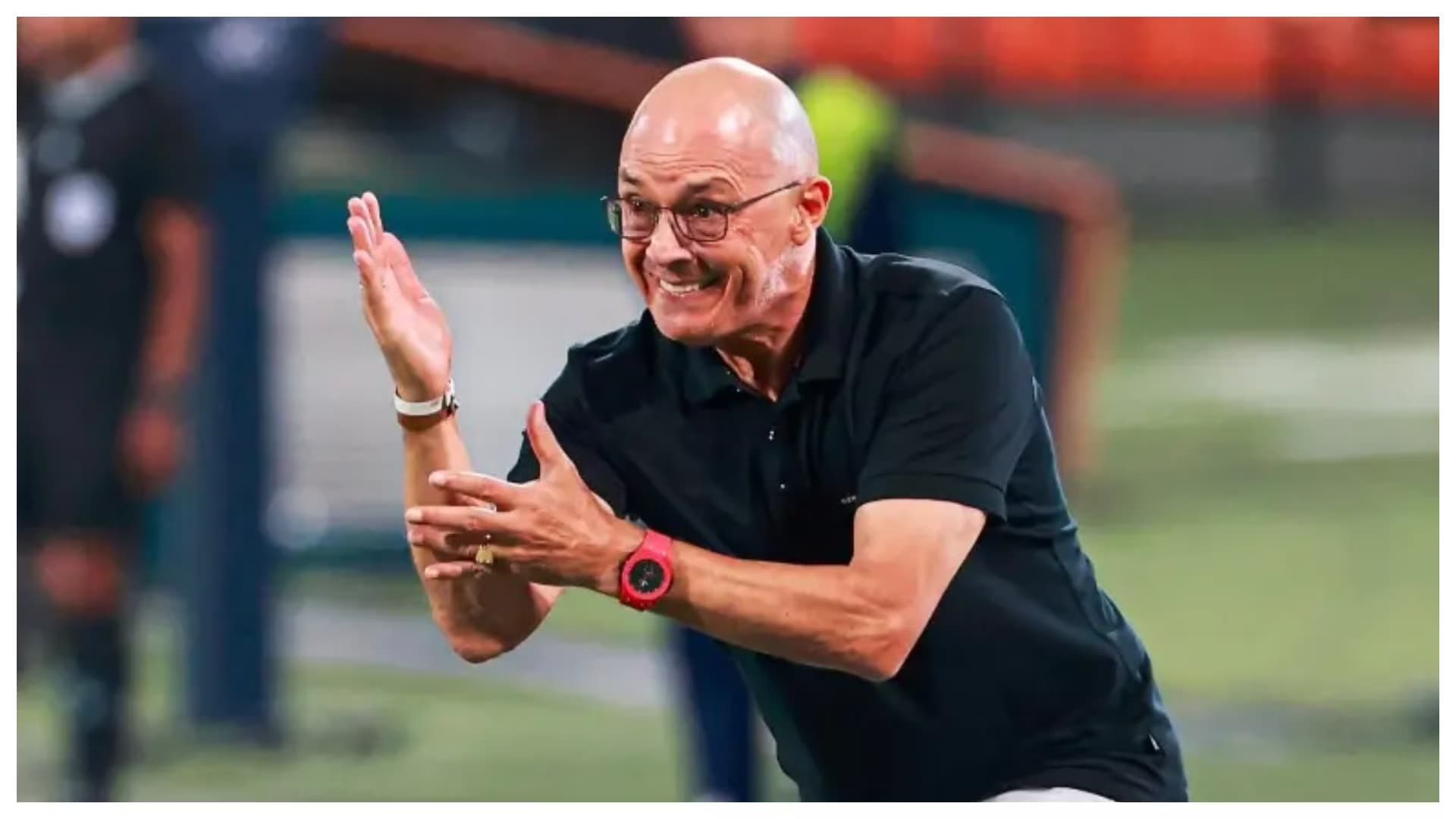 Alfredo Arias dirigiendo