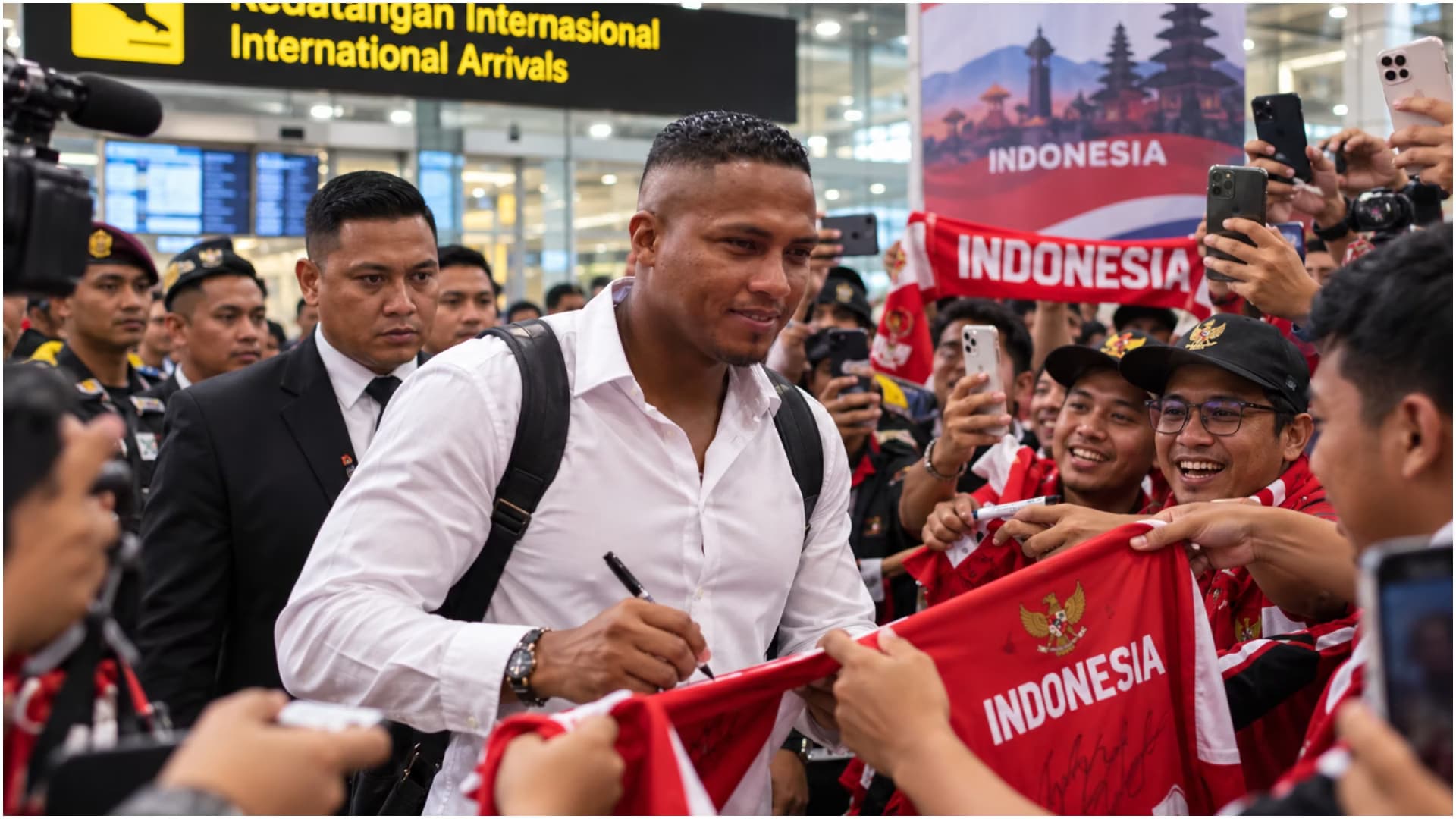 Antonio Valencia llegando a Indonesia