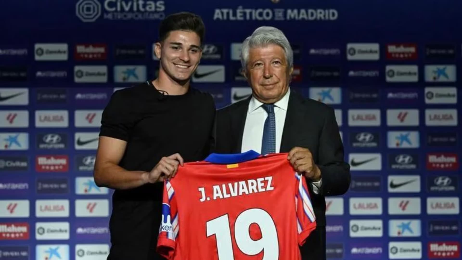 Julián Alvarez y Cerezo en la presentación