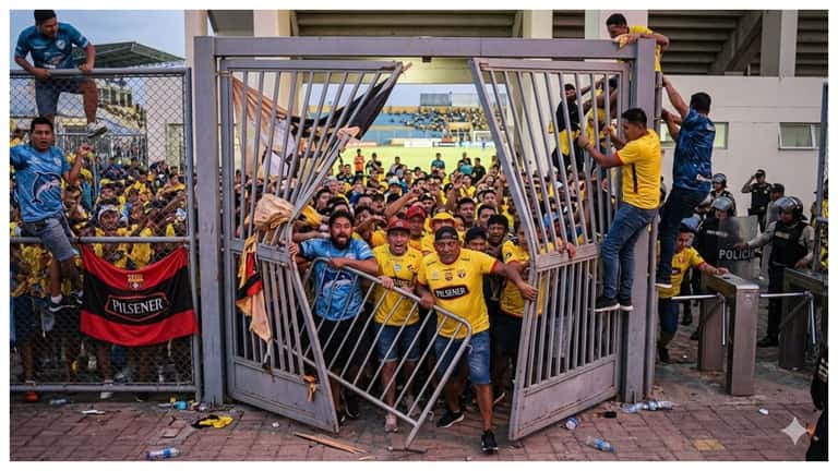 Hinchas de Barcelona SC hicieron puertazo en el Jocay para ver el partido ante Delfín SC