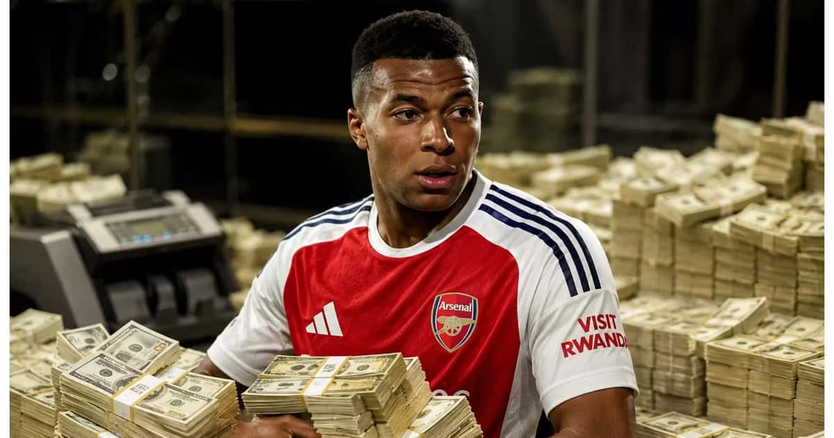 Kylian Mbappé con la camiseta del Arsenal