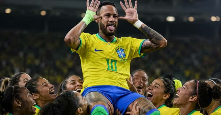 Neymar convocado al Mundial y los hinchas de Brasil festejaron en las calles