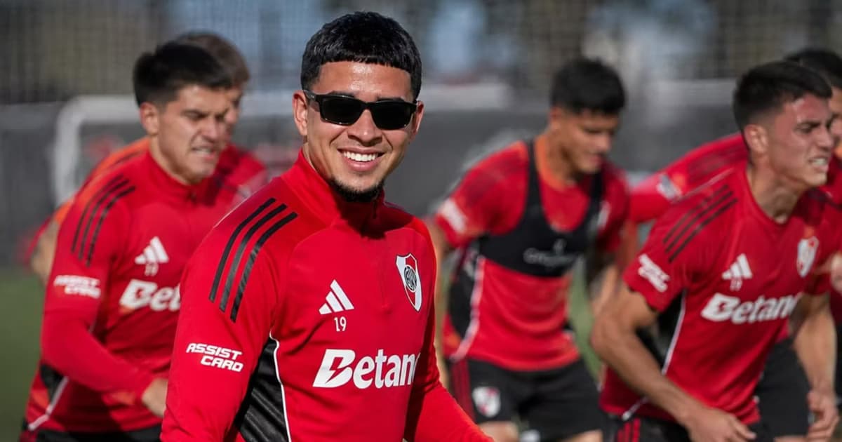 Kendry Páez entrenando con River Plate