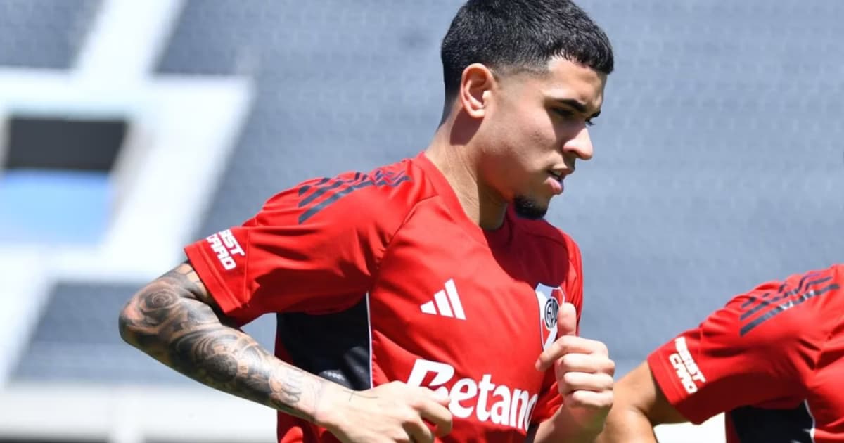 Kendry Páez entrenando