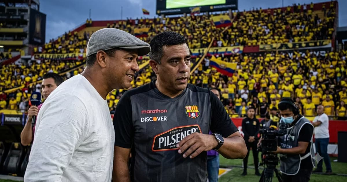 Franklin Salas y César Farías en el Monumental