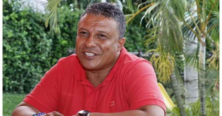 Alex Escobar no se alejó de las canchas, hoy es entrenador en Colombia