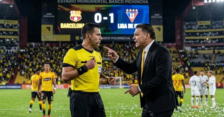Alfaro Moreno sostiene que el penal de Barcelona debió repetirse ante Liga de Quito