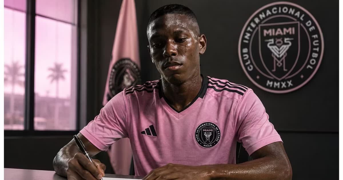 Allen Obando en las oficinas del Inter Miami