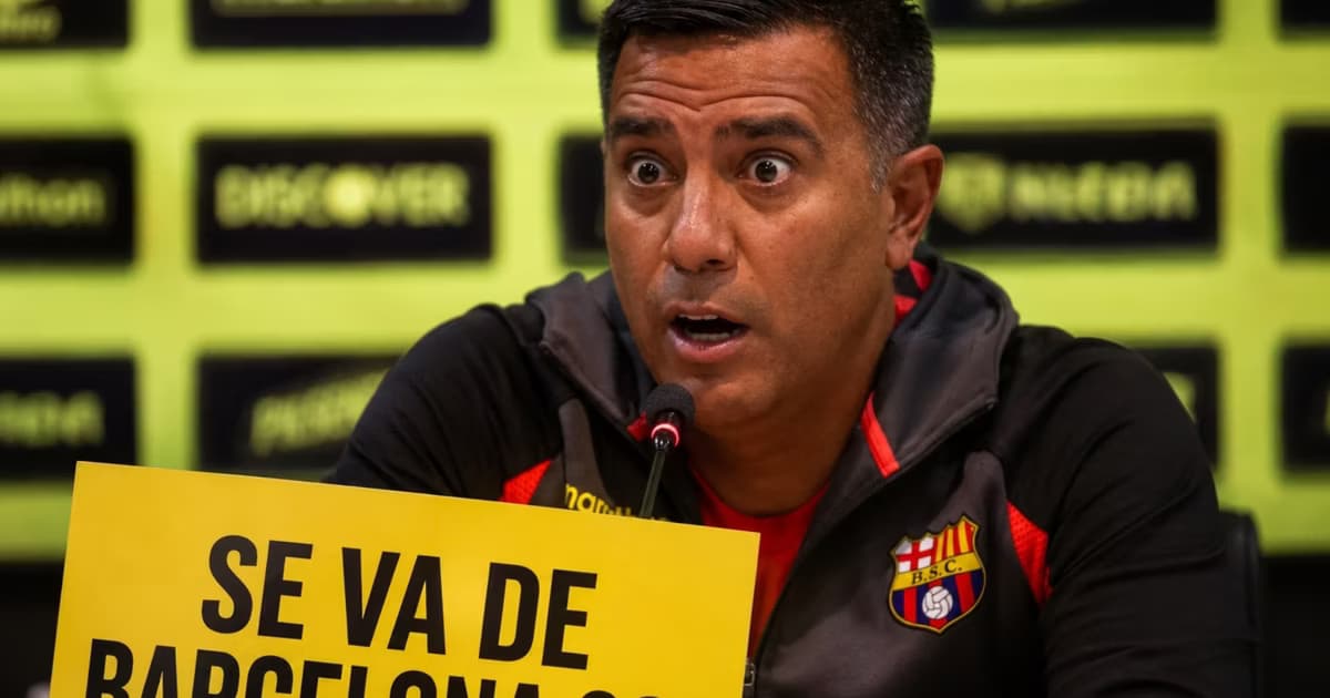 Cesar Farías en rueda de prensa