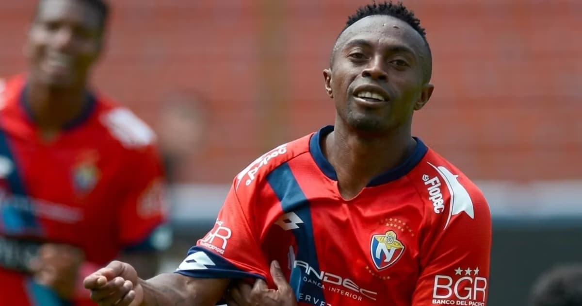 Christian Lara jugando para El Nacional