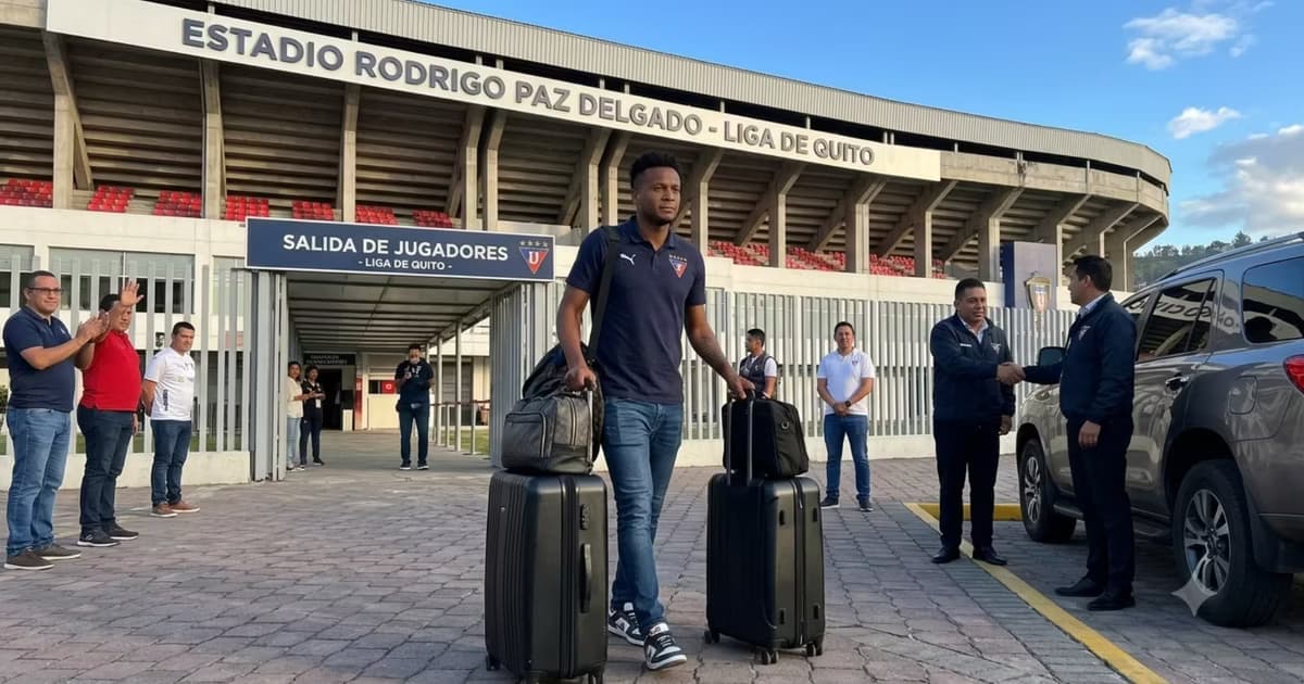 Michael Estrada saliendo de LDU