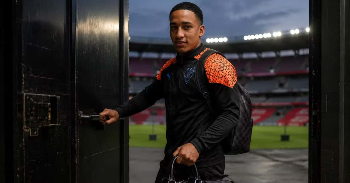 Daniel de la Cruz en la puerta de salida de LDU