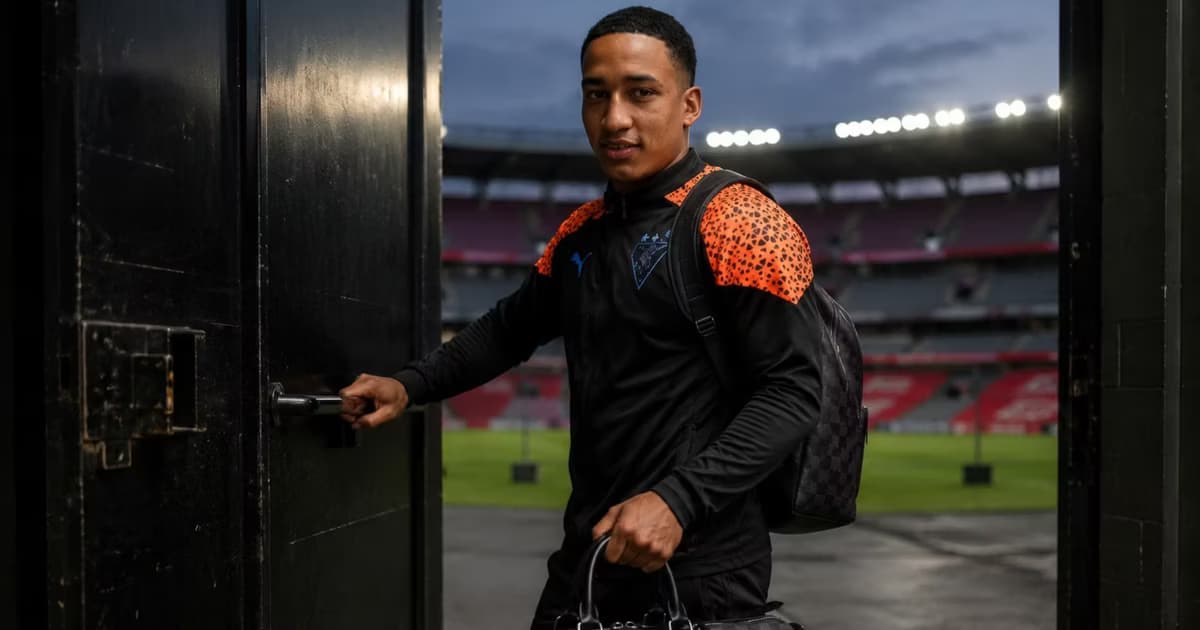 Daniel de la Cruz en la puerta de salida de LDU