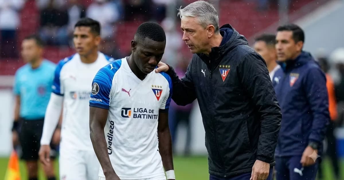 Janner Corozo y Tiago Nunes en LDU