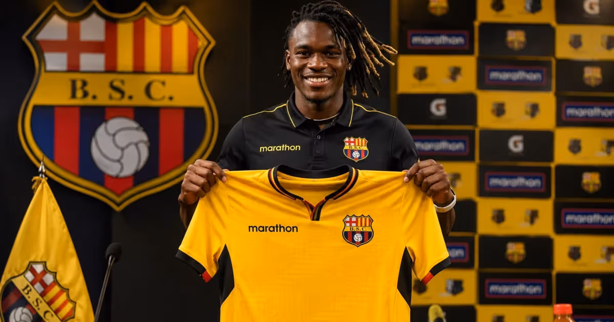 Junior Ayoví presentado en Barcelona SC
