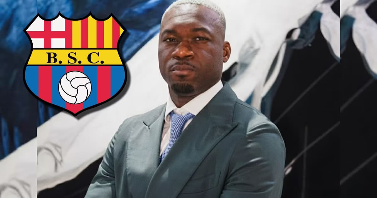 Felipe Caicedo de traje