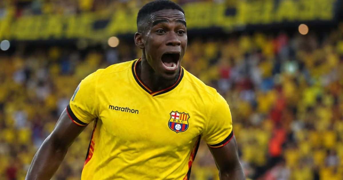 Félix Torres con la camiseta de Barcelona