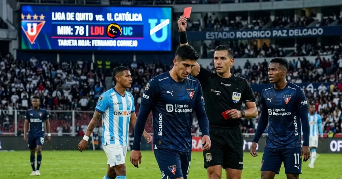 Fernando Cornejo siendo expulsado con LDU