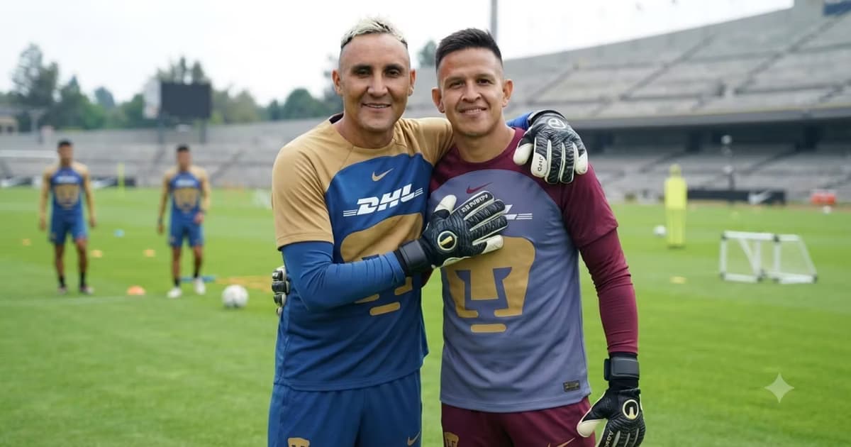 Keylor Navas y Gonzalo Valle en Pumas