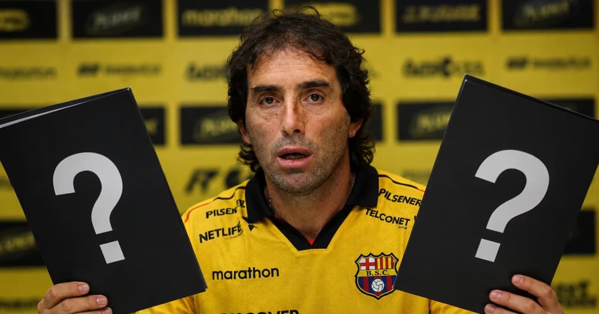 Almada con la camiseta de Barcelona SC
