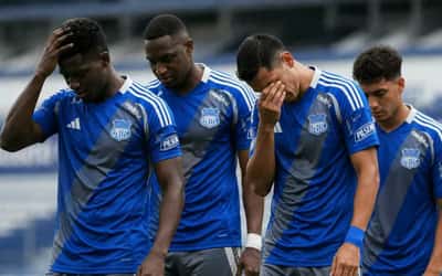 Hinchas de Daquilema gritaron a Emelec luego de eliminarlos en Copa Ecuador: “Te eliminó una cooperativa”
