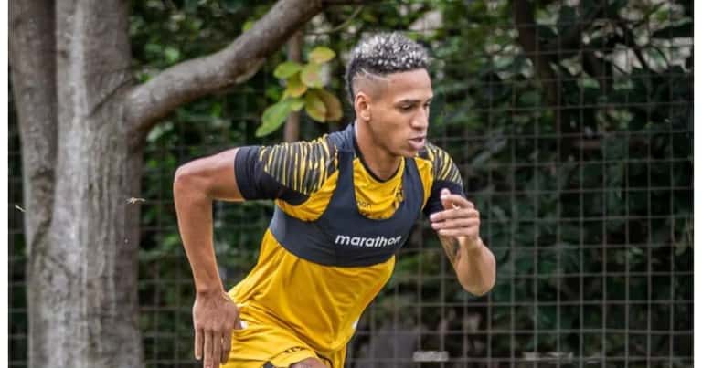 Jandry Gómez podría dejar Barcelona SC