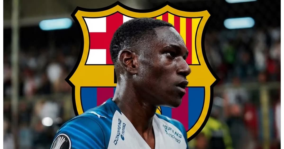 Josué Caicedo y el escudo del FC Barcelona