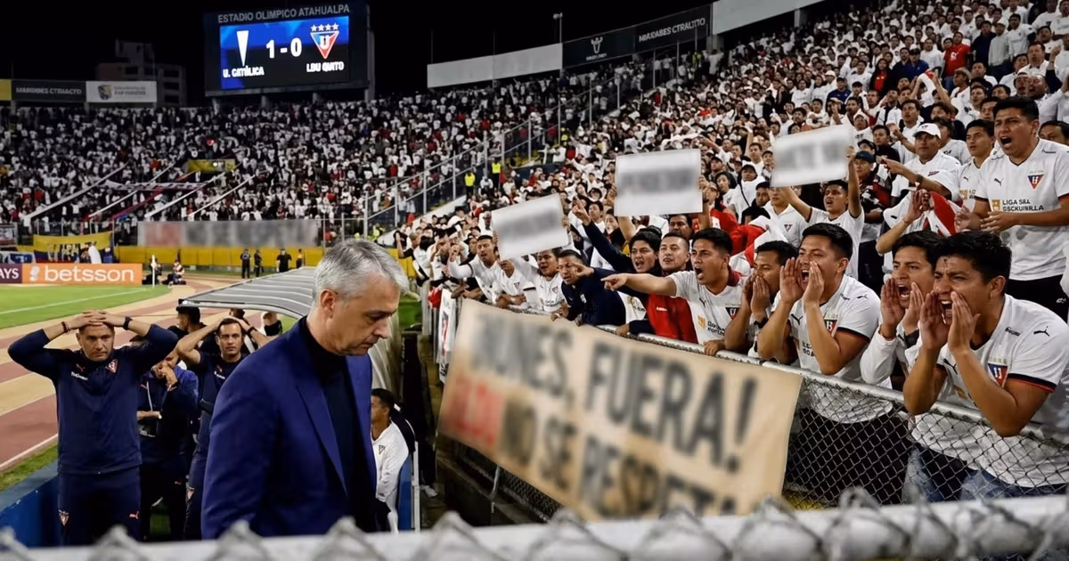 Tiago Nunes y la hinchada de LDU