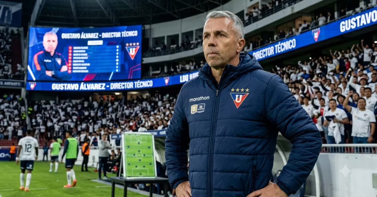 Gustavo Alvarez como DT de LDU