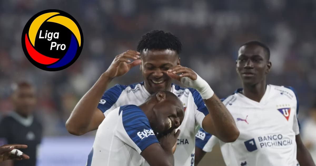 Jugadores de LDU festejando